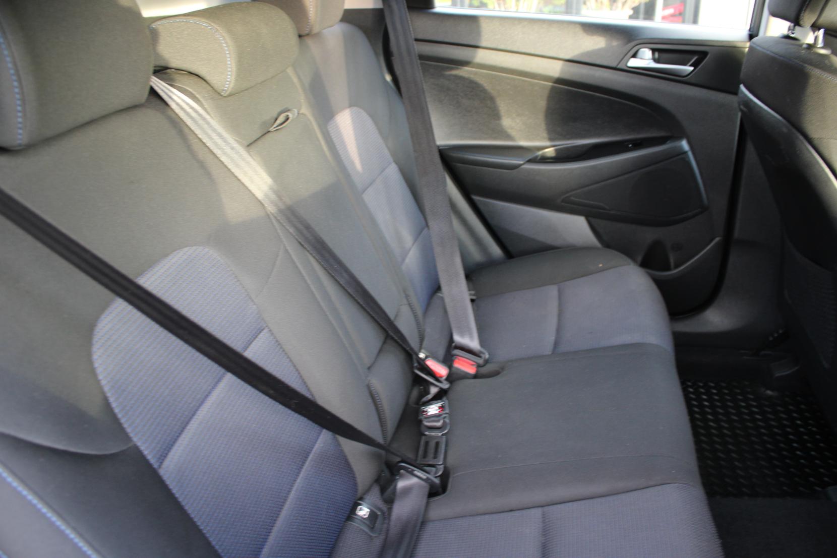 Hyundai TUCSON 1.7 CRDi Blue Drive SE SUV 5dr Diesel Manual Euro 6 (s/s) (116 ps)