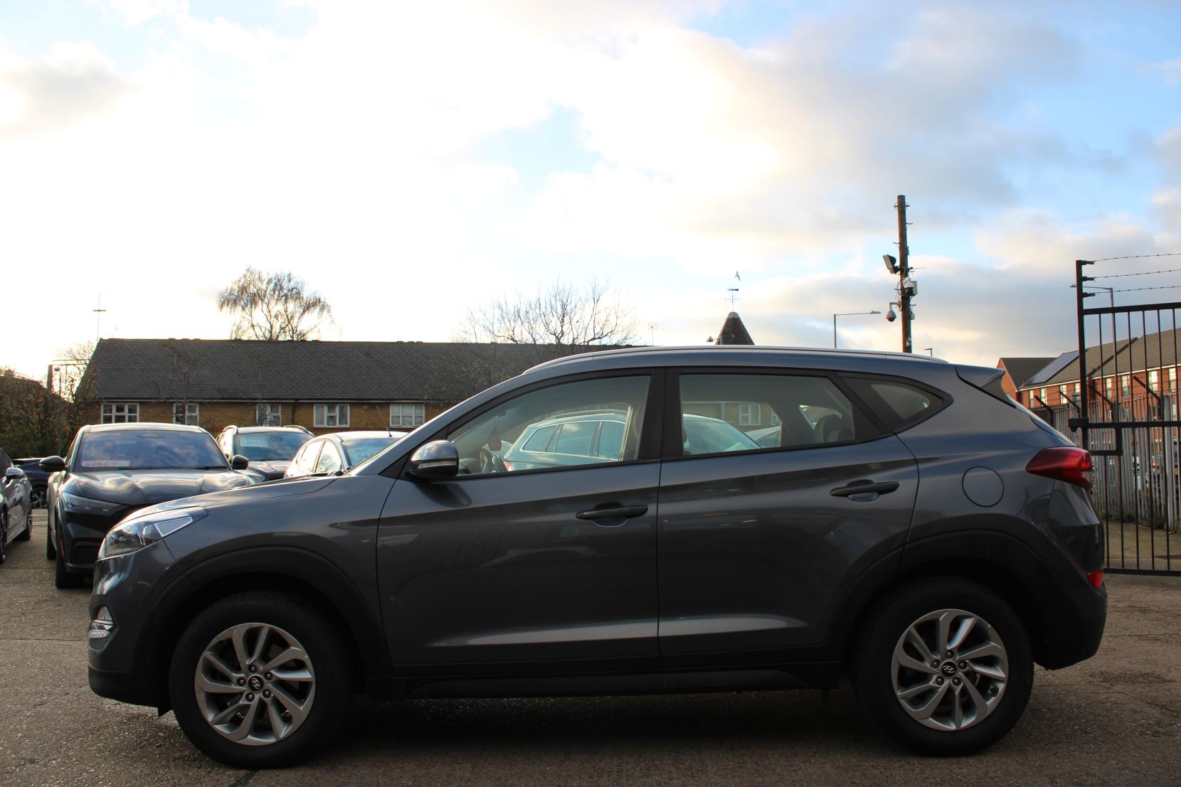 Hyundai TUCSON 1.7 CRDi Blue Drive SE SUV 5dr Diesel Manual Euro 6 (s/s) (116 ps)
