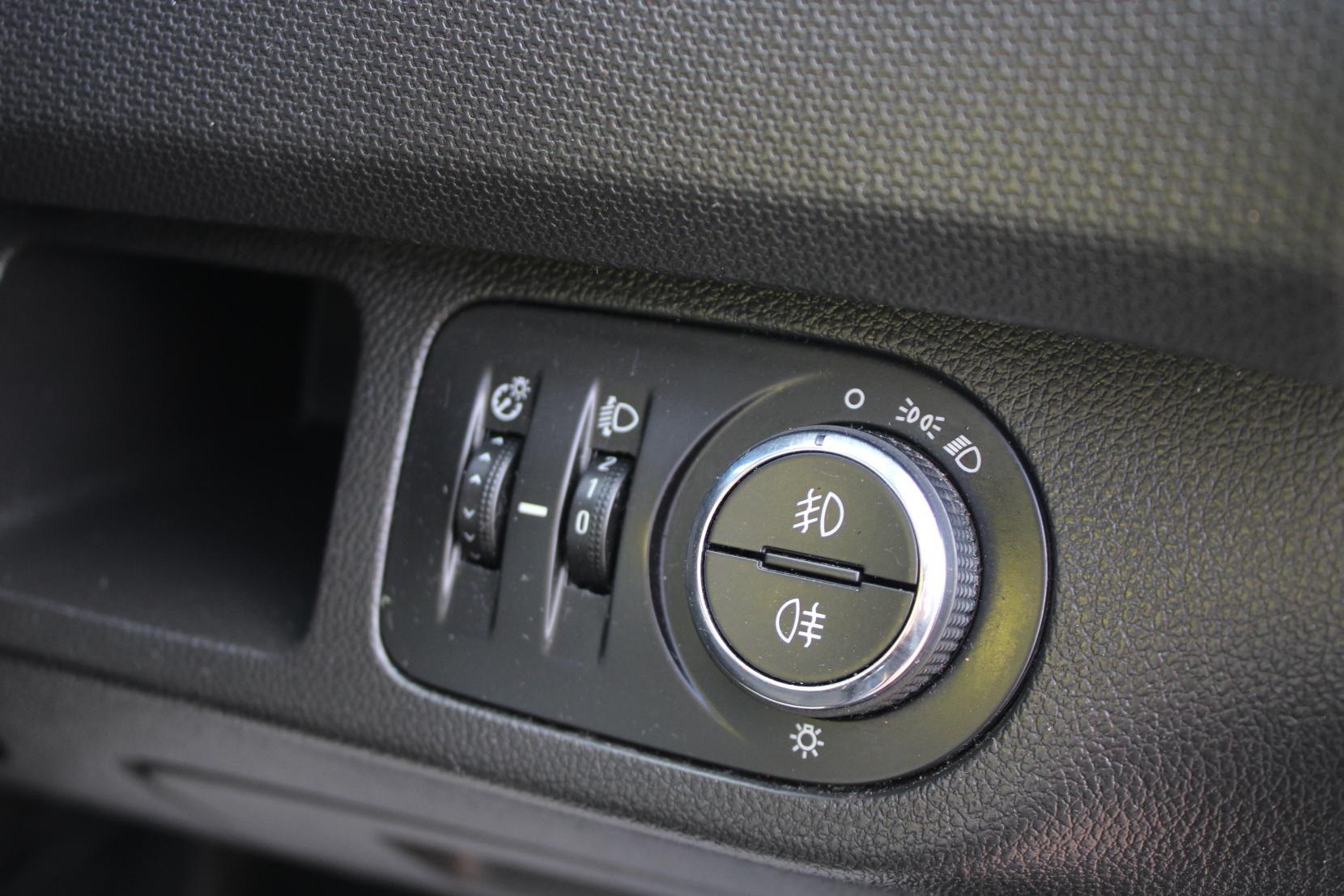 Vauxhall Meriva 1.4i Life MPV 5dr Petrol Manual Euro 6 (100 ps)