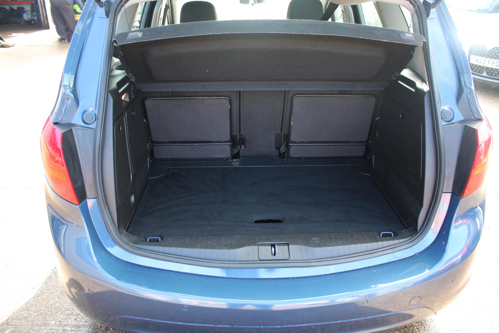 Vauxhall Meriva 1.4i Life MPV 5dr Petrol Manual Euro 6 (100 ps)