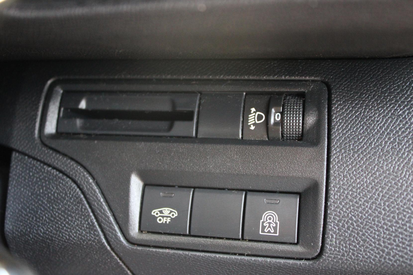 Peugeot 3008 1.6 BlueHDi Allure SUV 5dr Diesel Manual Euro 6 (s/s) (120 ps)