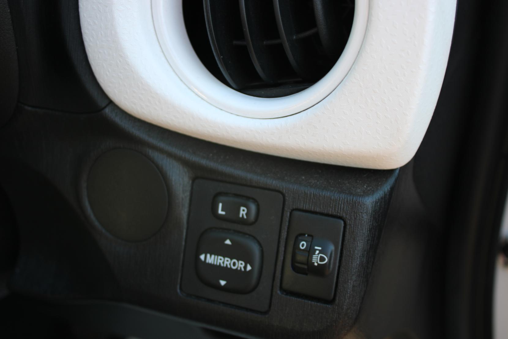 Toyota Yaris 1.33 Dual VVT-i Trend Hatchback 5dr Petrol Manual Euro 5 (99 ps)