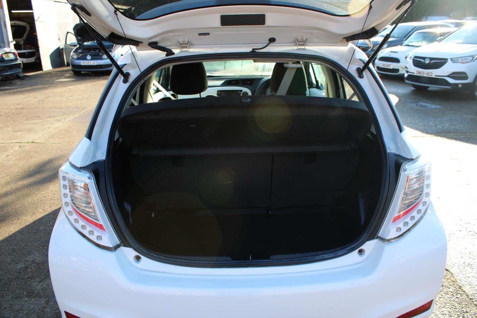 Toyota Yaris 1.33 Dual VVT-i Trend Hatchback 5dr Petrol Manual Euro 5 (99 ps)