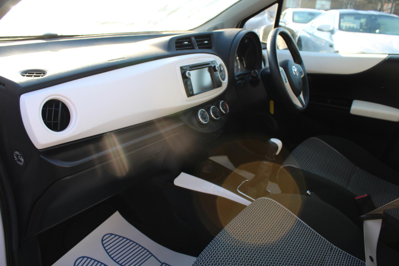 Toyota Yaris 1.33 Dual VVT-i Trend Hatchback 5dr Petrol Manual Euro 5 (99 ps)