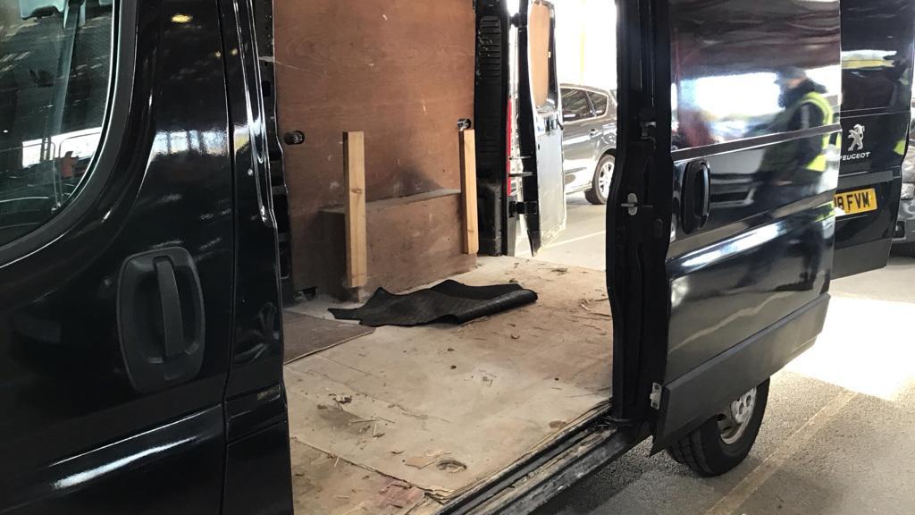 Peugeot Boxer 2.0 BlueHDi 335 Professional Panel Van 5dr Diesel Manual L2 H2 Euro 6 (130 ps)