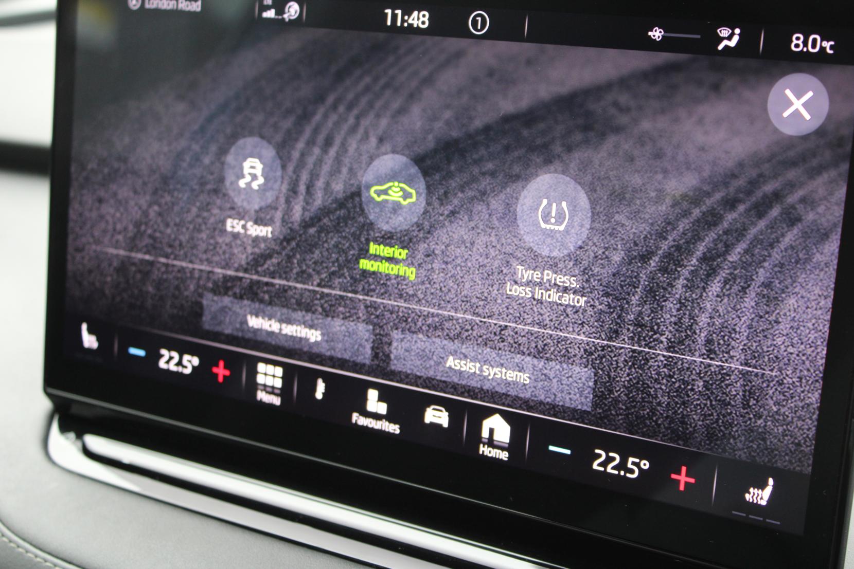 Skoda Enyaq 82kWh 80x SportLine SUV 5dr Electric Auto 4WD (DC125kW) (265 ps)