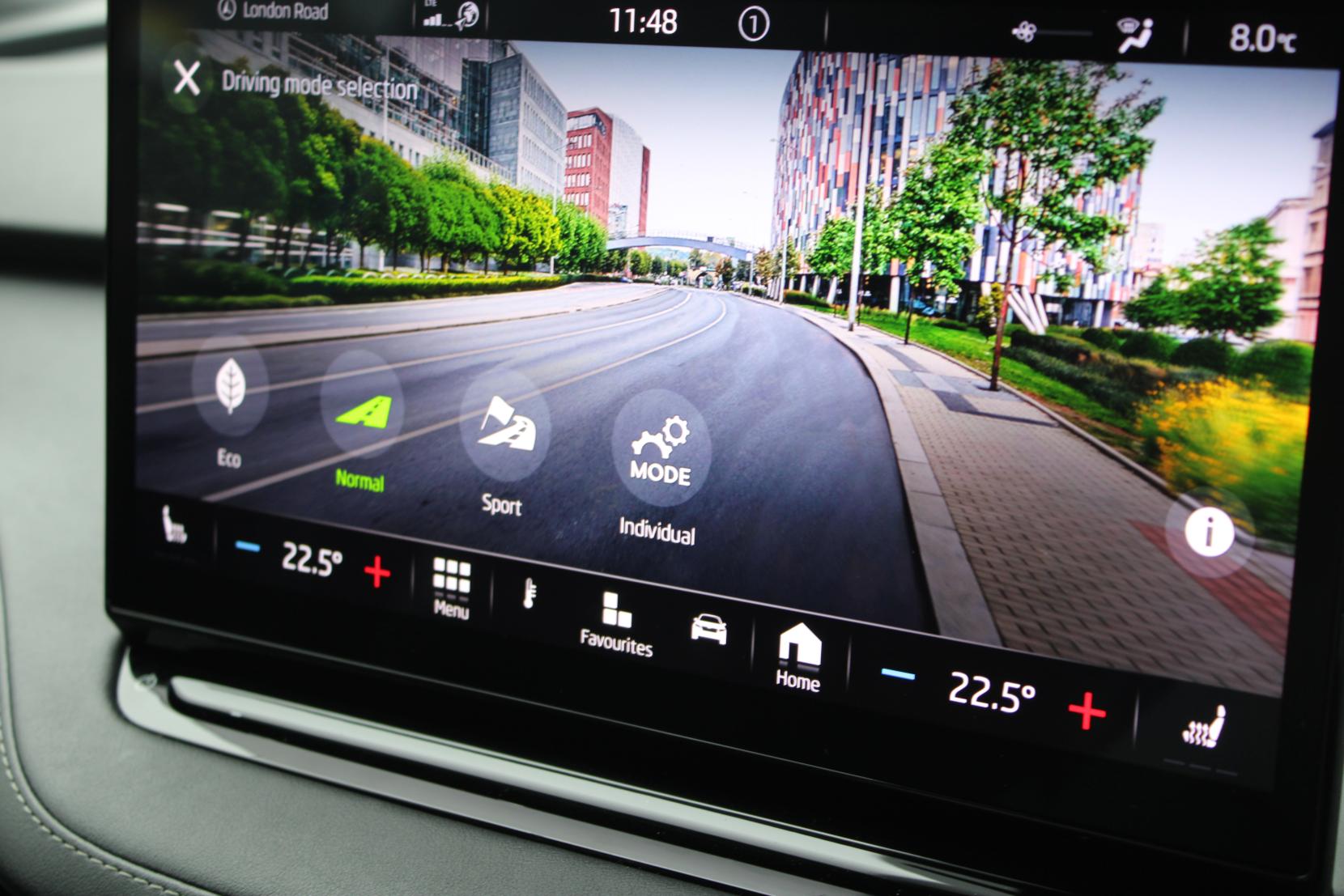 Skoda Enyaq 82kWh 80x SportLine SUV 5dr Electric Auto 4WD (DC125kW) (265 ps)