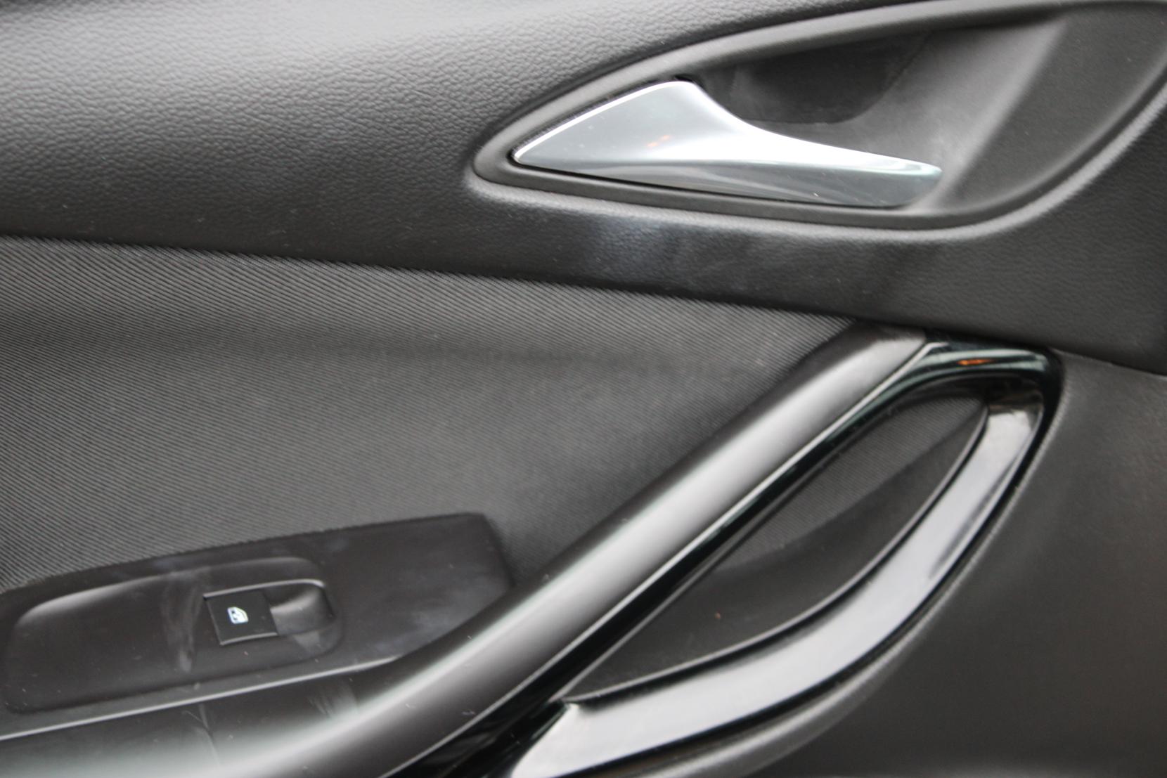 Vauxhall Astra 1.6i Turbo GPF SRi VX Line Nav Hatchback 5dr Petrol Manual Euro 6 (s/s) (200 ps)