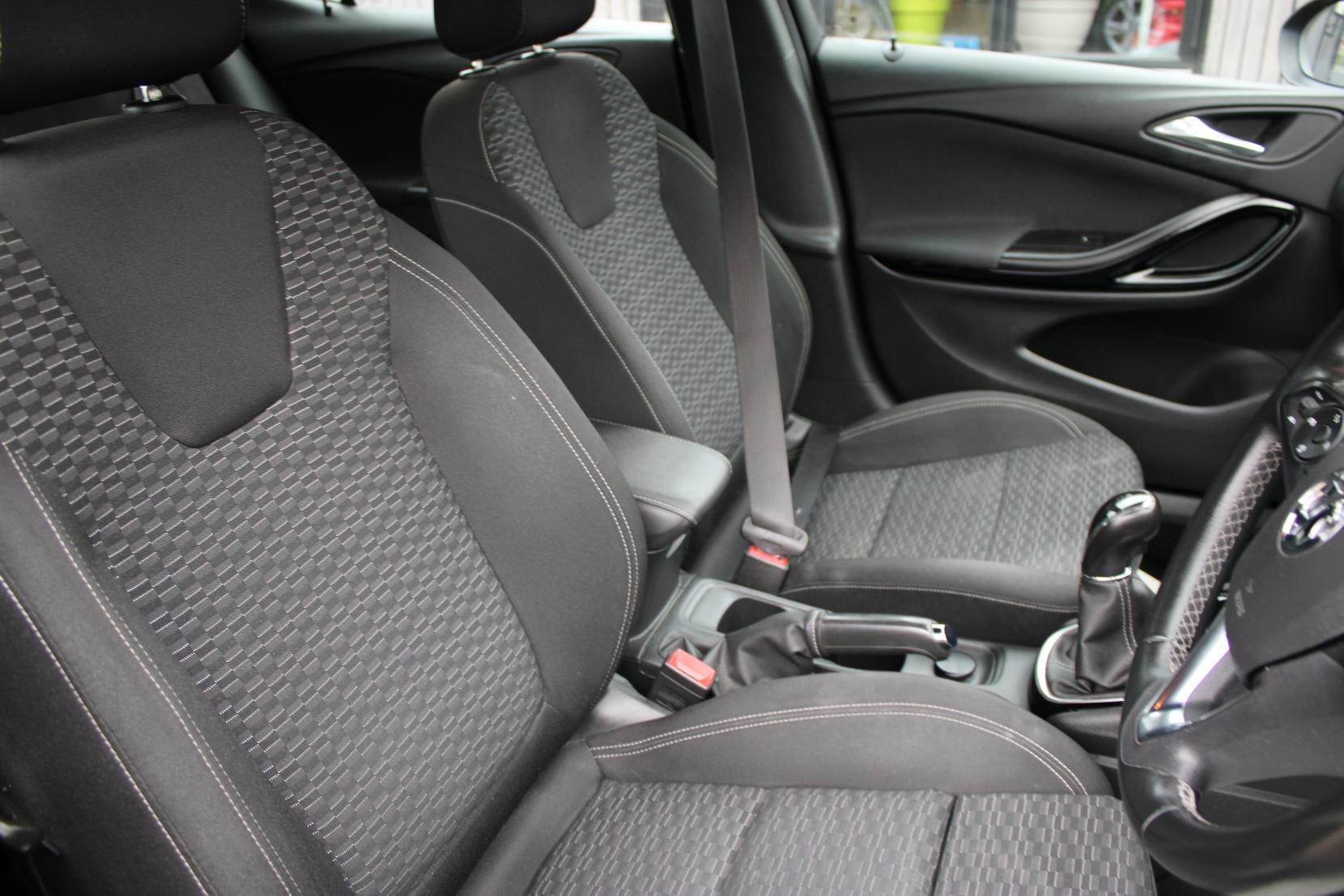 Vauxhall Astra 1.6i Turbo GPF SRi VX Line Nav Hatchback 5dr Petrol Manual Euro 6 (s/s) (200 ps)