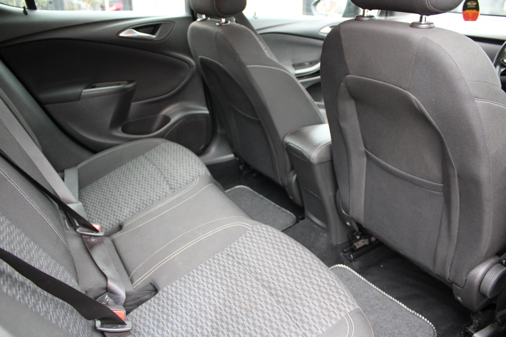 Vauxhall Astra 1.6i Turbo GPF SRi VX Line Nav Hatchback 5dr Petrol Manual Euro 6 (s/s) (200 ps)