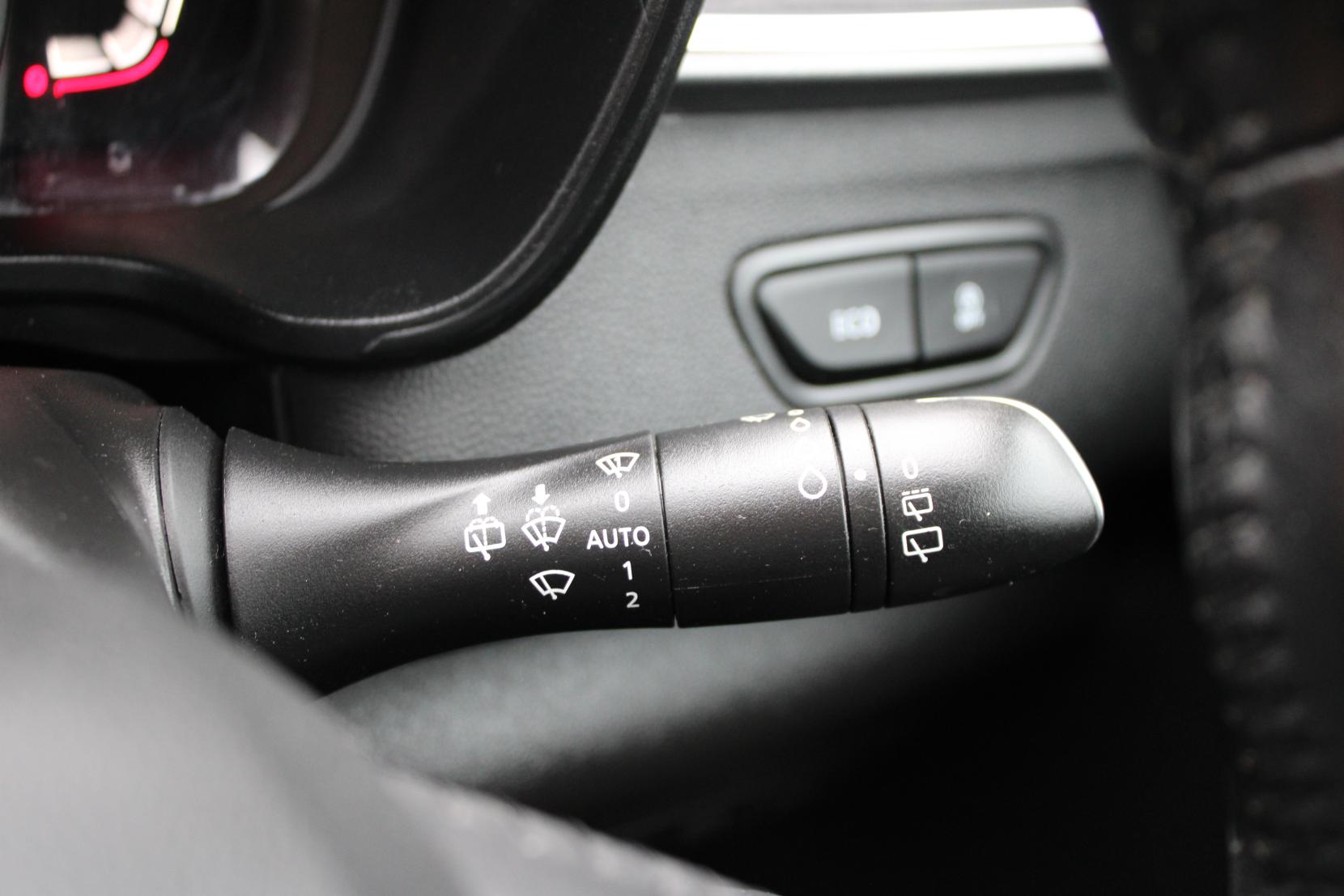 Renault Kadjar 1.2 TCe Dynamique Nav SUV 5dr Petrol Manual Euro 6 (s/s) (130 ps)