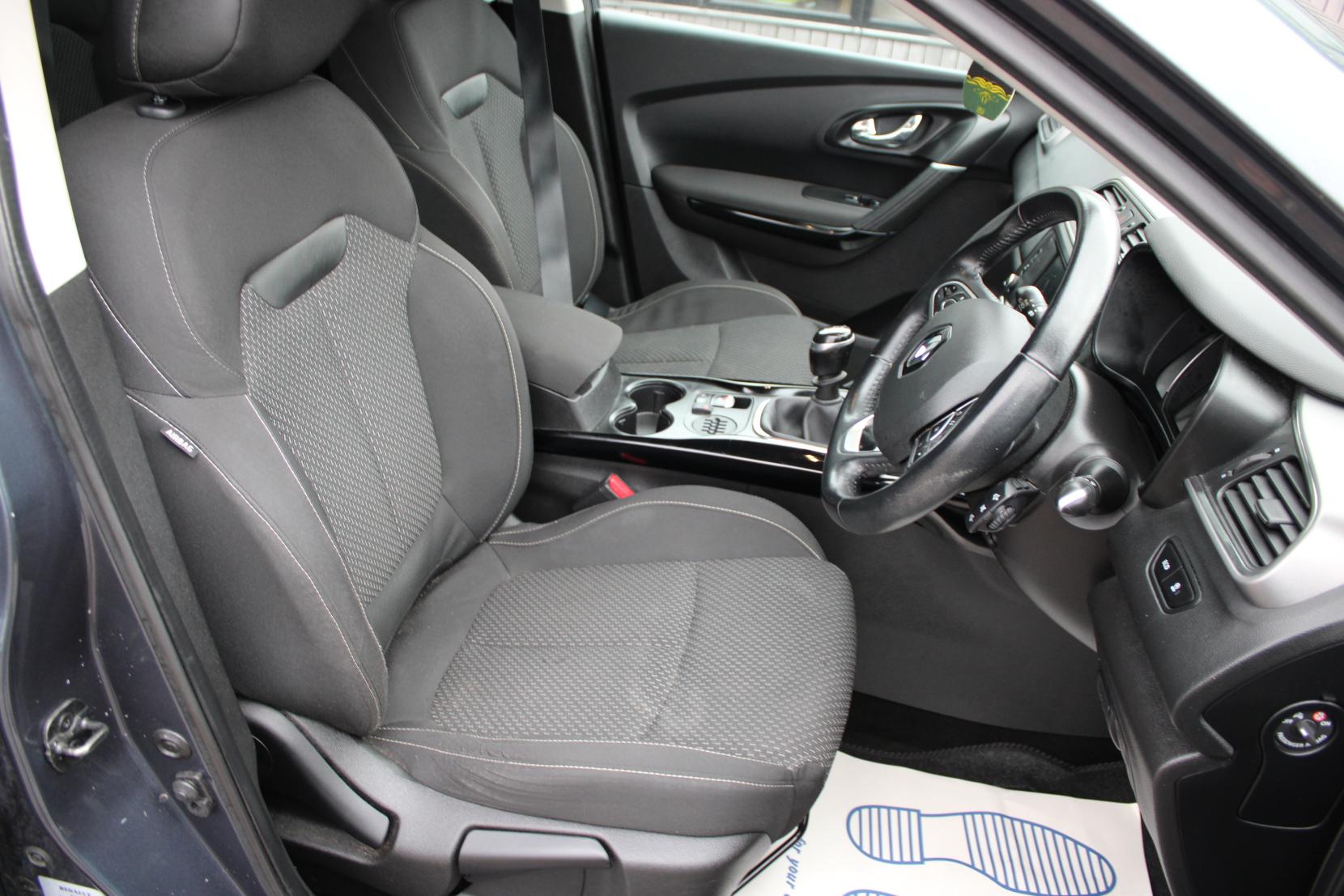 Renault Kadjar 1.2 TCe Dynamique Nav SUV 5dr Petrol Manual Euro 6 (s/s) (130 ps)