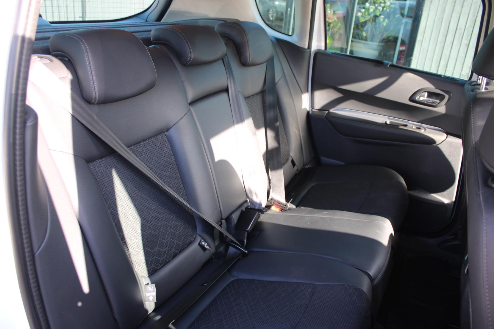 Peugeot 3008 1.6 BlueHDi Allure SUV 5dr Diesel Manual Euro 6 (s/s) (120 ps)