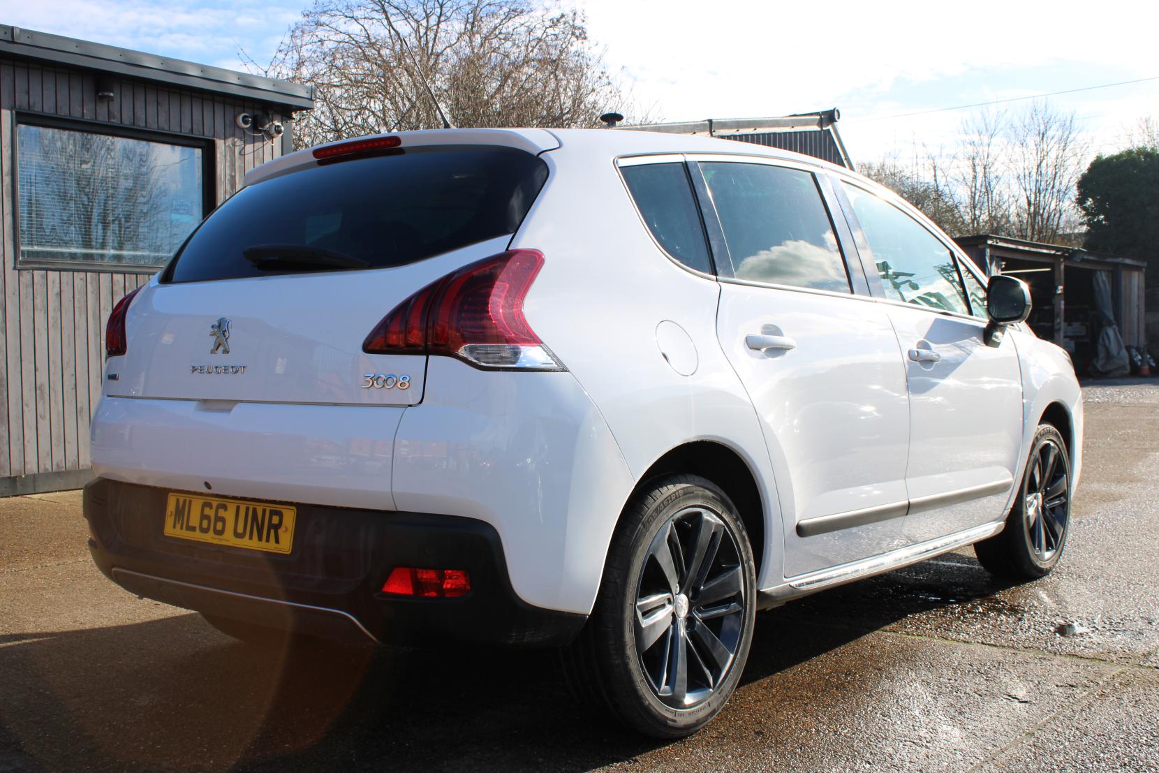 Peugeot 3008 1.6 BlueHDi Allure SUV 5dr Diesel Manual Euro 6 (s/s) (120 ps)