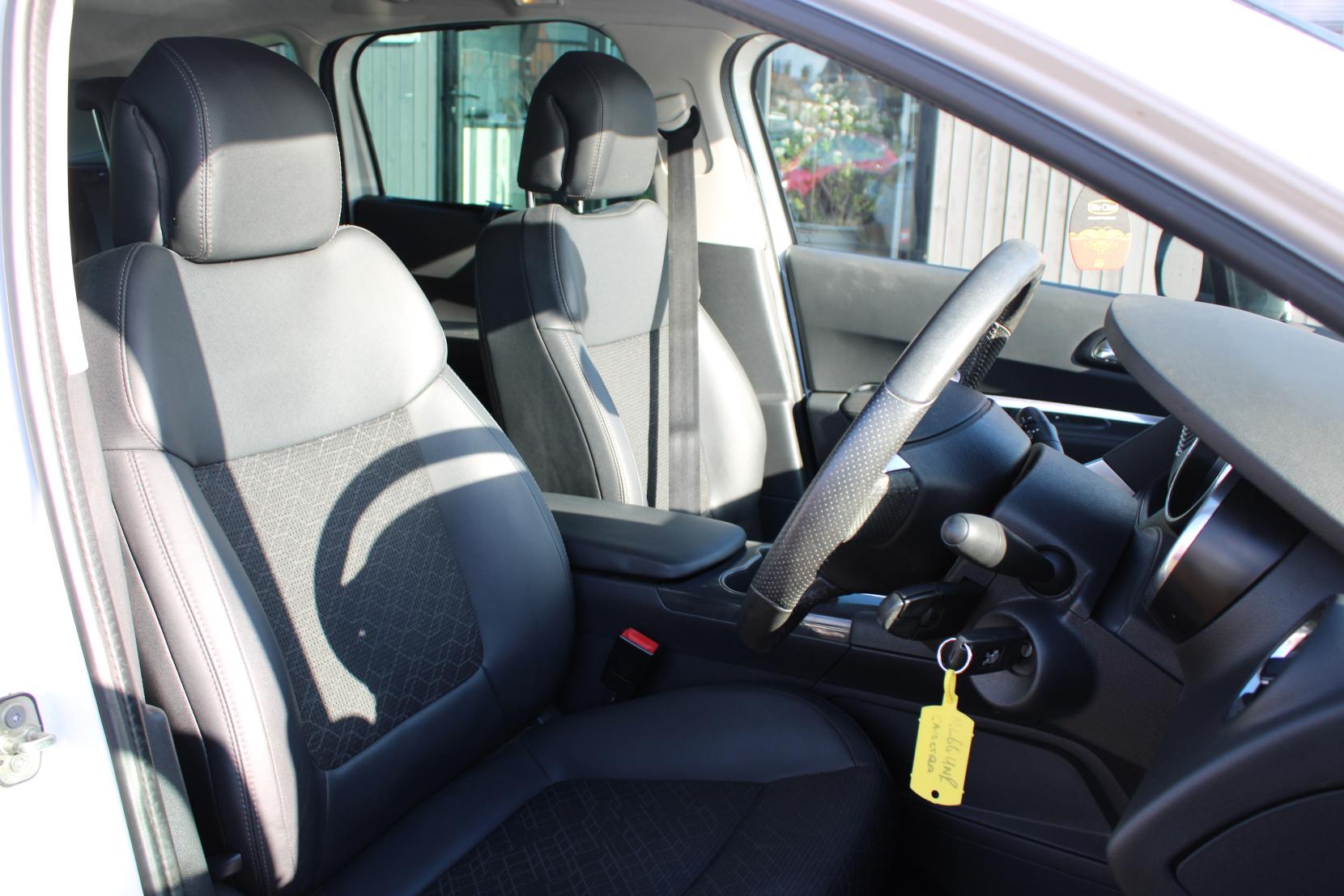 Peugeot 3008 1.6 BlueHDi Allure SUV 5dr Diesel Manual Euro 6 (s/s) (120 ps)