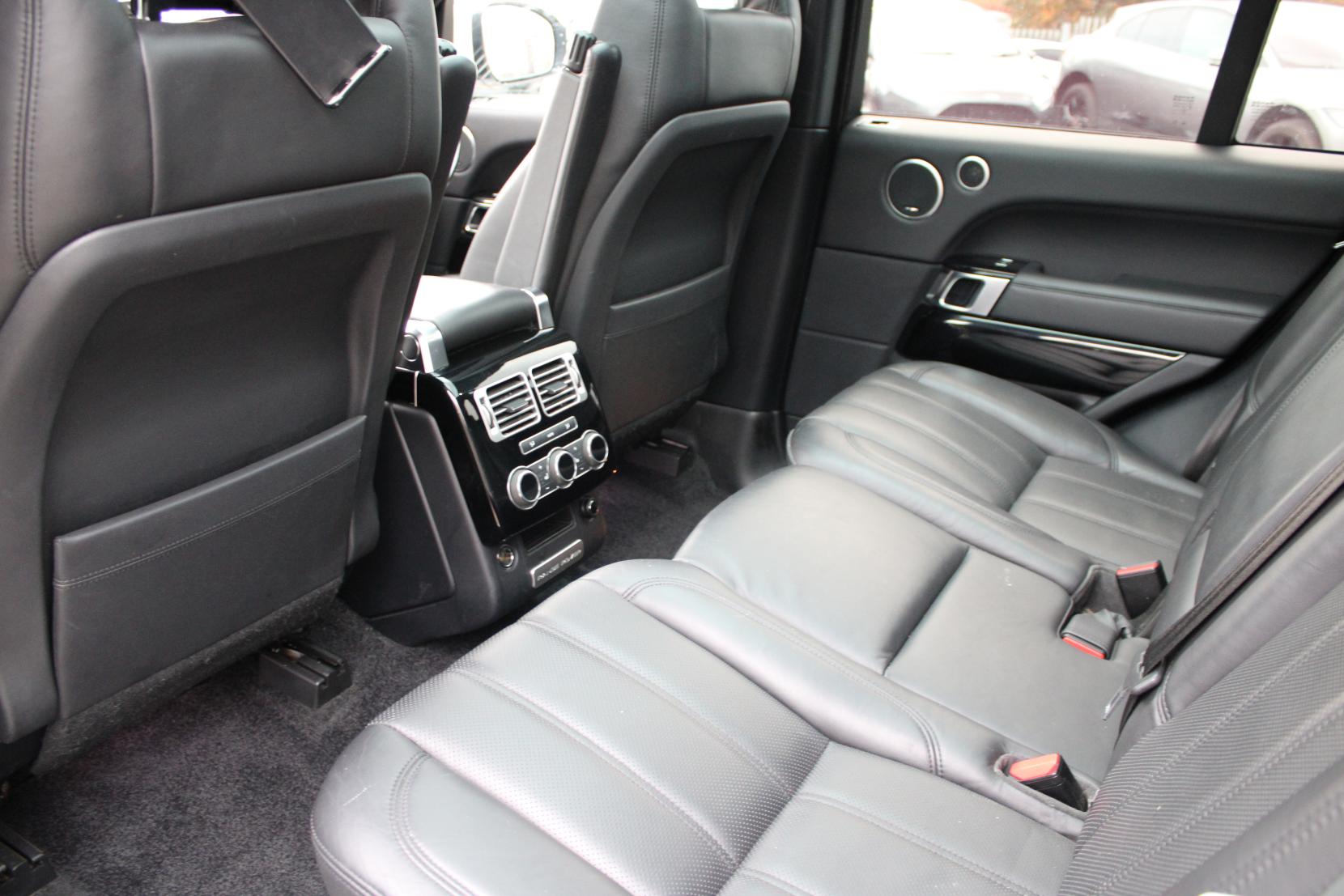 Land Rover Range Rover 3.0 TD V6 Vogue SUV 5dr Diesel Auto 4WD Euro 6 (s/s) (258 ps)