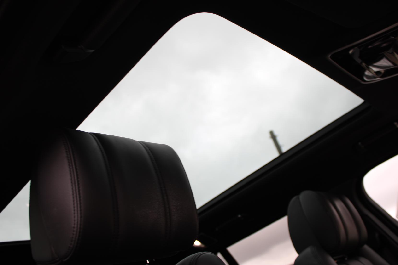 Land Rover Range Rover 3.0 TD V6 Vogue SUV 5dr Diesel Auto 4WD Euro 6 (s/s) (258 ps)