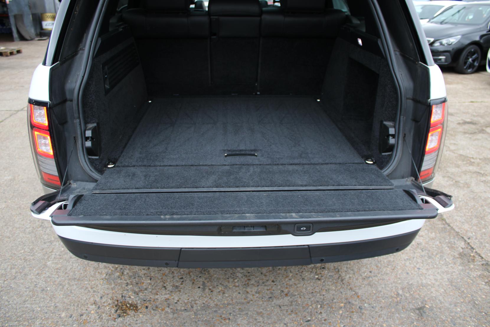 Land Rover Range Rover 3.0 TD V6 Vogue SUV 5dr Diesel Auto 4WD Euro 6 (s/s) (258 ps)