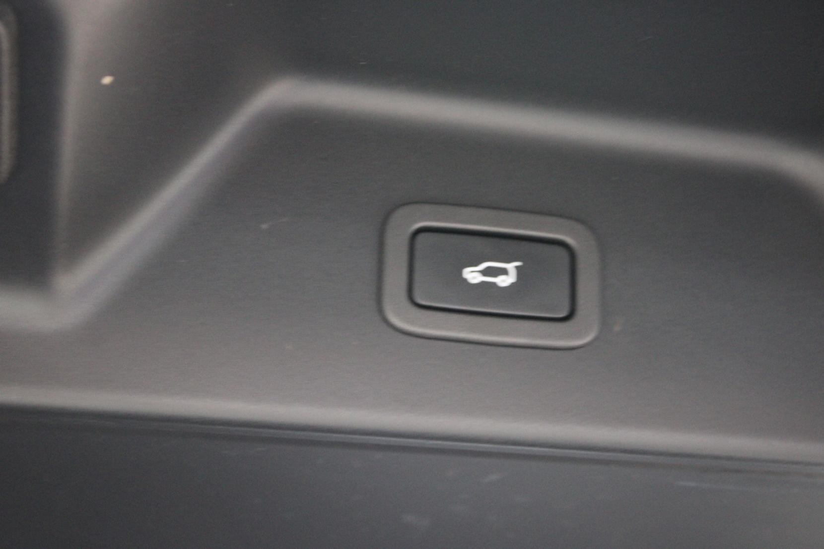 Land Rover Range Rover 3.0 TD V6 Vogue SUV 5dr Diesel Auto 4WD Euro 6 (s/s) (258 ps)