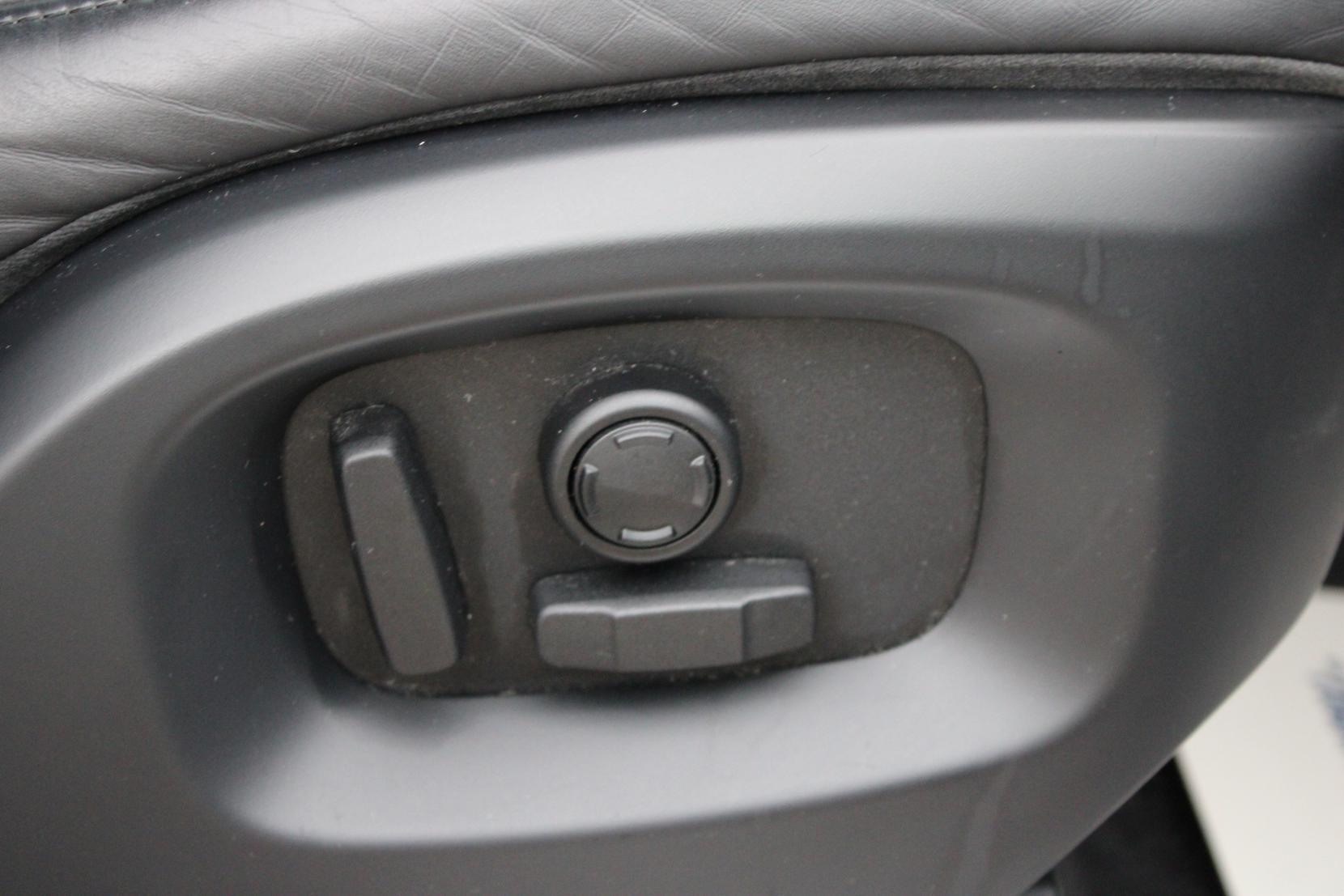 Land Rover Range Rover 3.0 TD V6 Vogue SUV 5dr Diesel Auto 4WD Euro 6 (s/s) (258 ps)