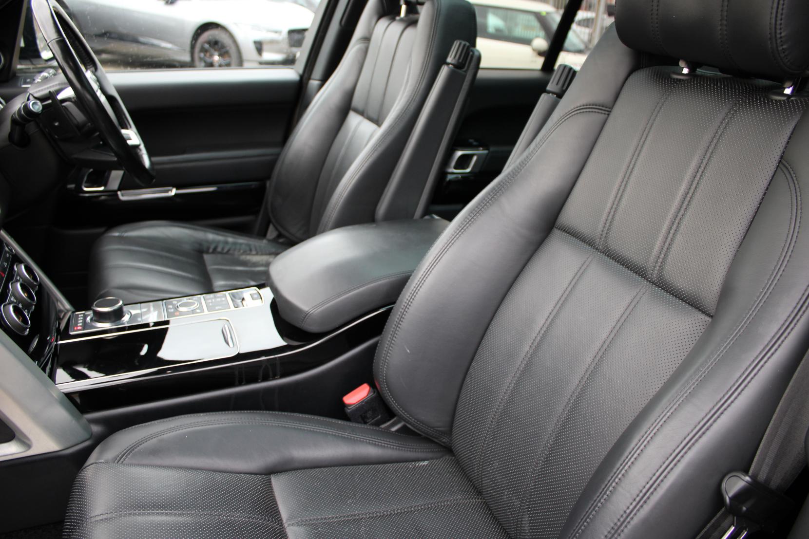 Land Rover Range Rover 3.0 TD V6 Vogue SUV 5dr Diesel Auto 4WD Euro 6 (s/s) (258 ps)