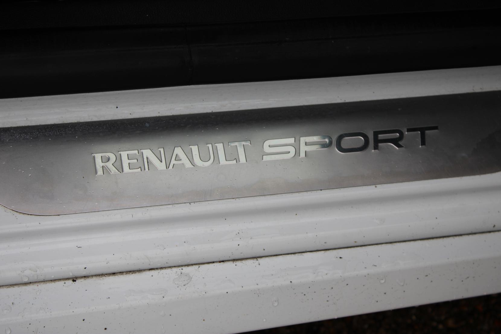 Renault Clio 1.6 TCe Renaultsport Nav Hatchback 5dr Petrol Auto Euro 6 (200 ps)