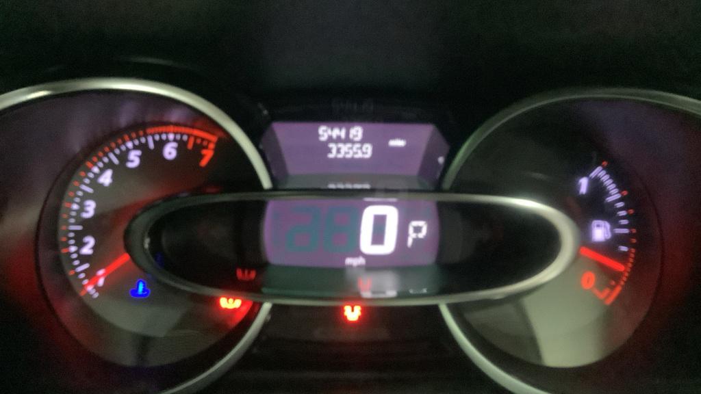 Renault Clio 1.6 TCe Renaultsport Nav Hatchback 5dr Petrol Auto Euro 6 (200 ps)