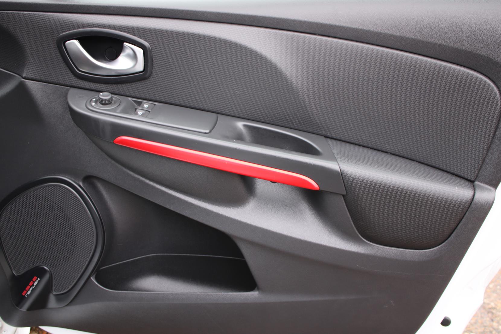 Renault Clio 1.6 TCe Renaultsport Nav Hatchback 5dr Petrol Auto Euro 6 (200 ps)