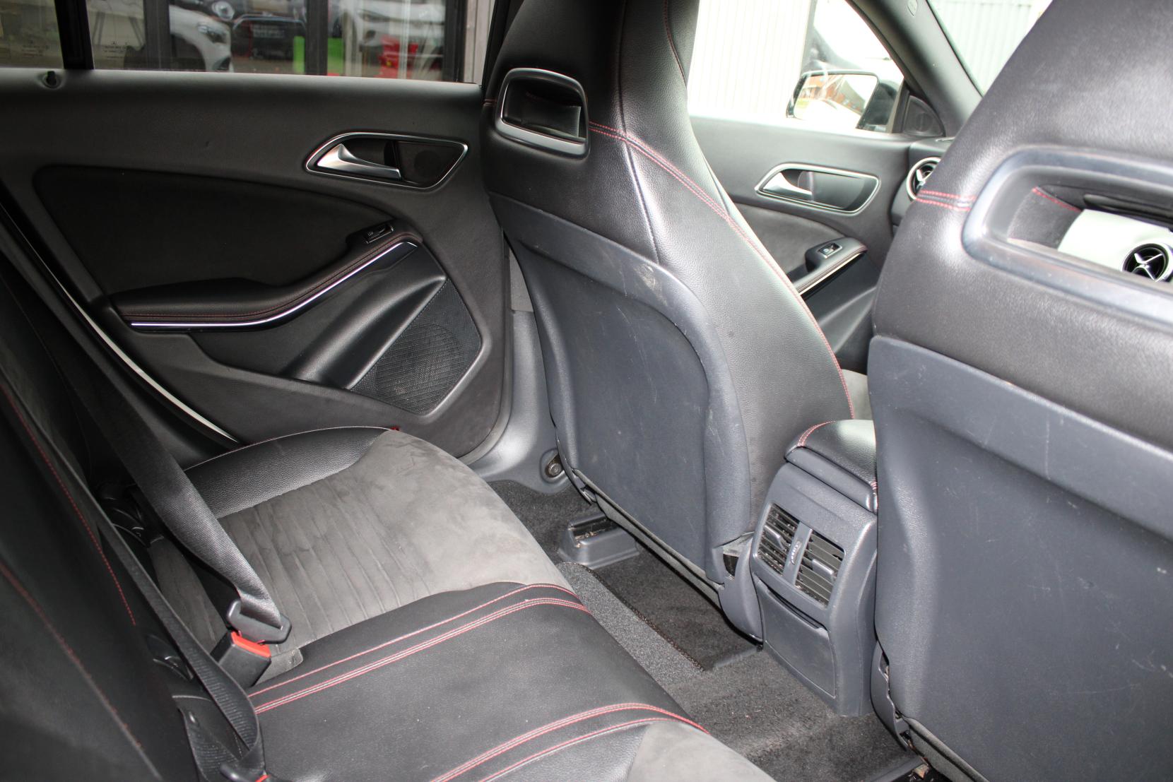 Mercedes-Benz CLA 2.1 CLA200d AMG Line