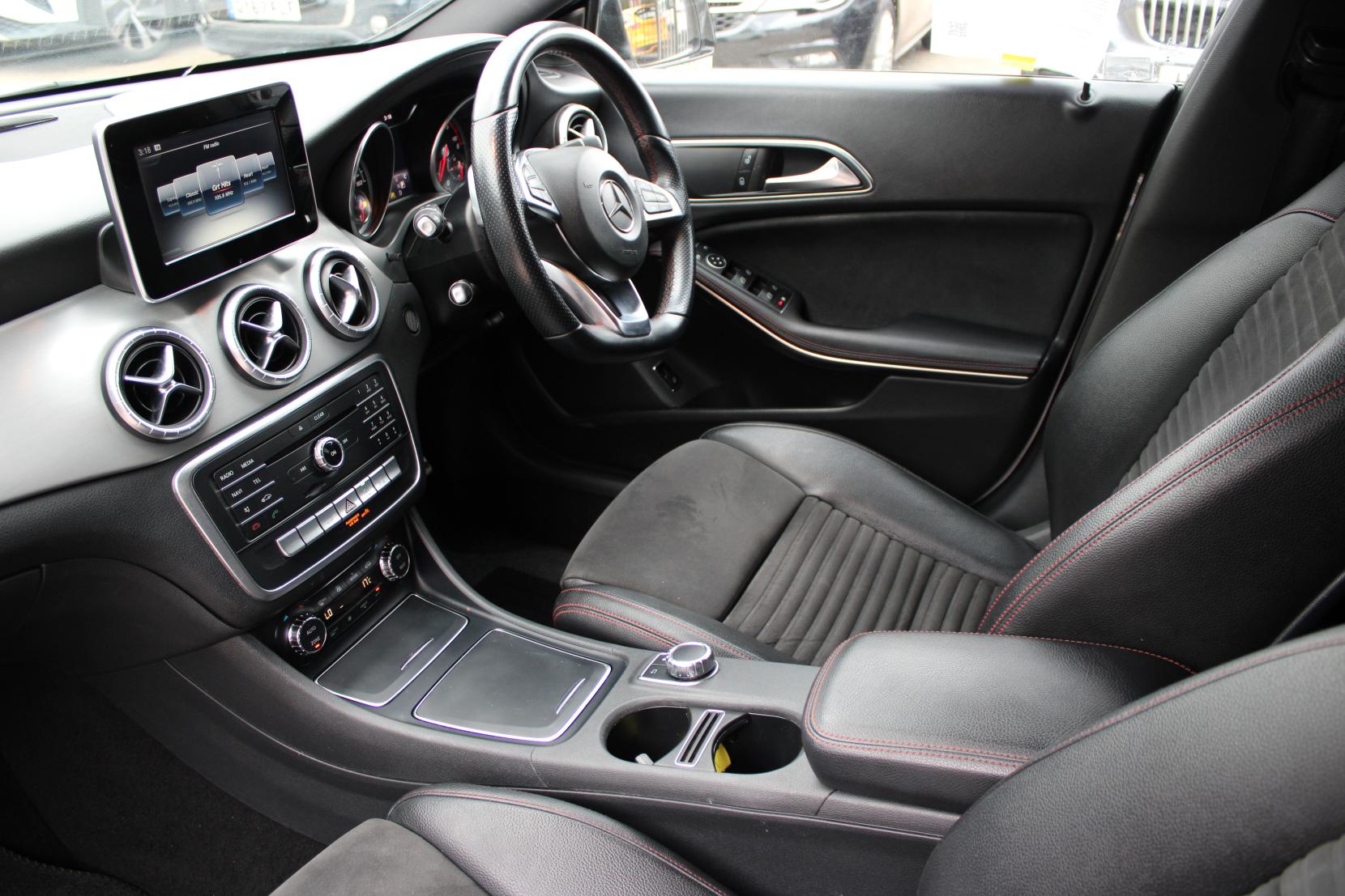 Mercedes-Benz CLA 2.1 CLA200d AMG Line