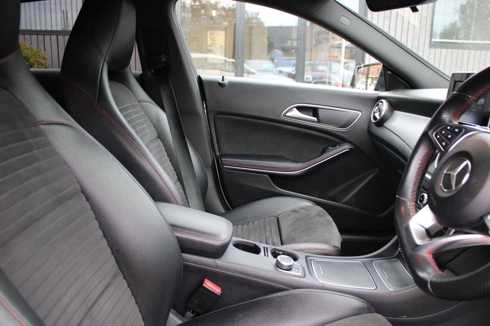 Mercedes-Benz CLA 2.1 CLA200d AMG Line