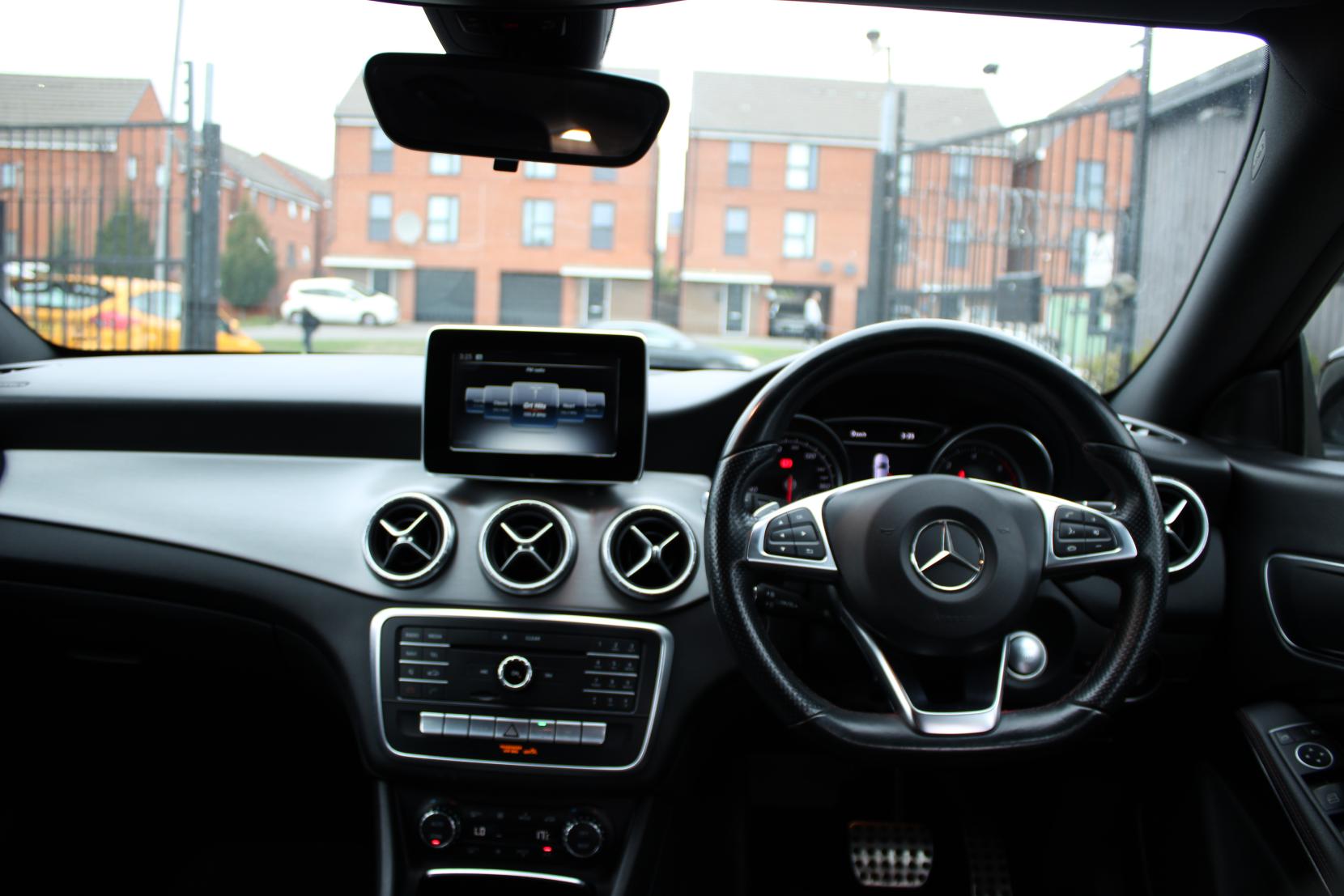 Mercedes-Benz CLA 2.1 CLA200d AMG Line