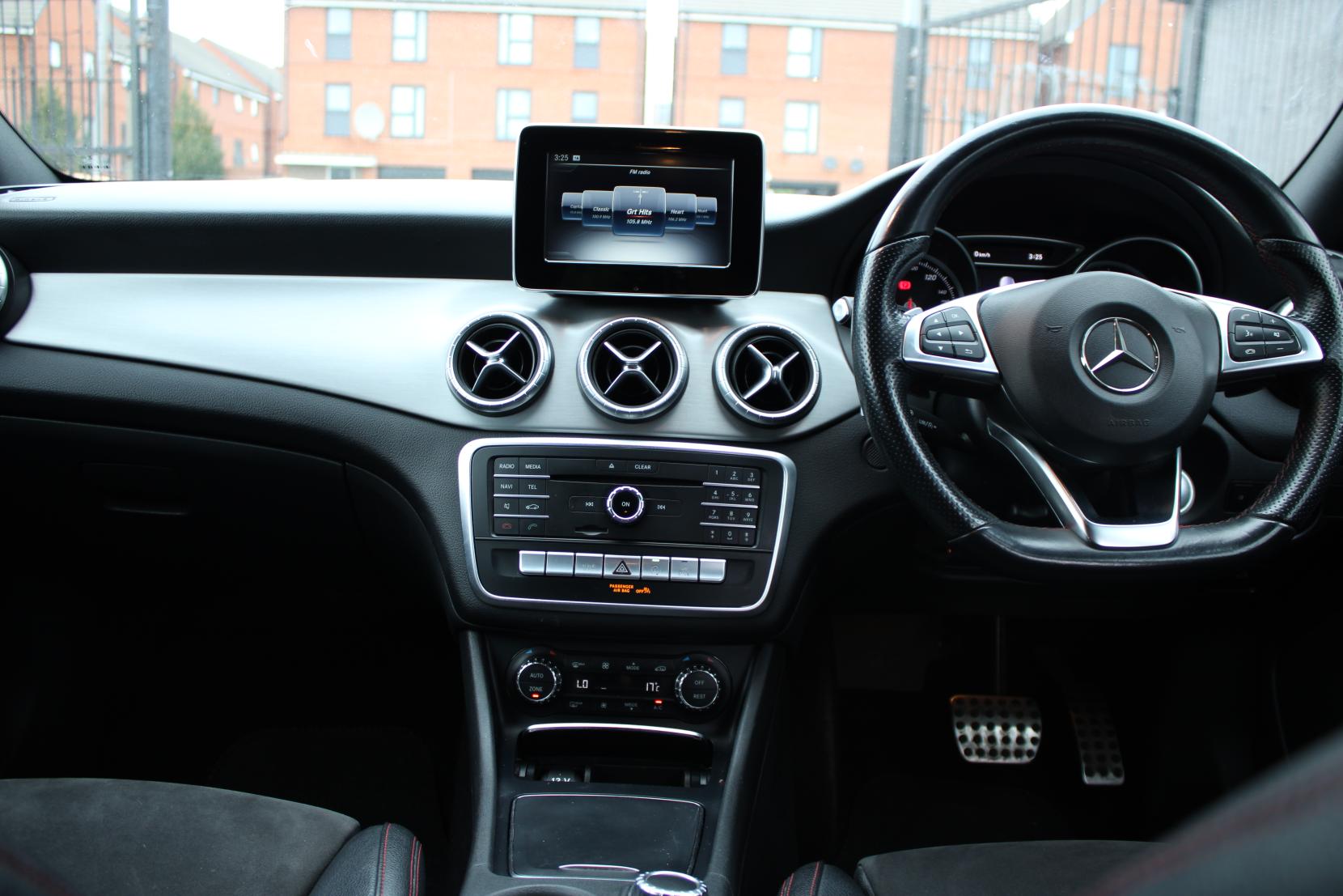 Mercedes-Benz CLA 2.1 CLA200d AMG Line