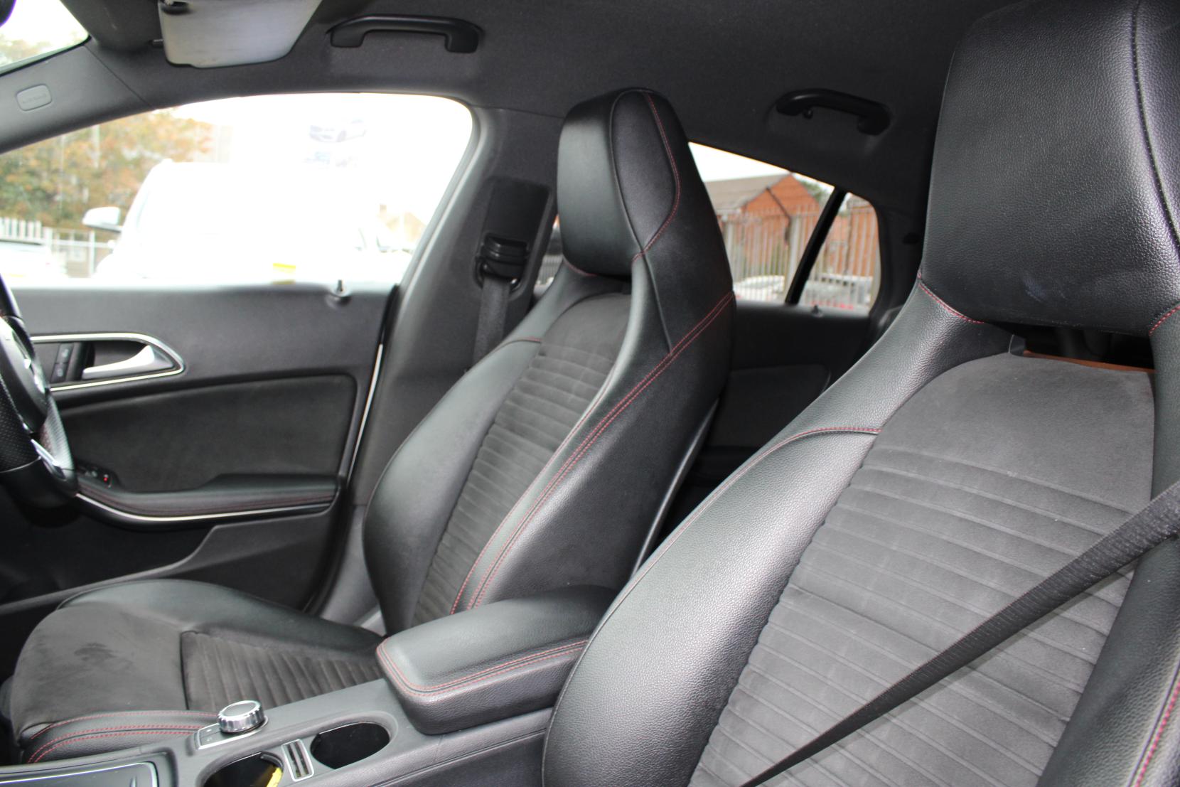 Mercedes-Benz CLA 2.1 CLA200d AMG Line