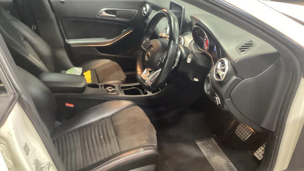 Mercedes-Benz CLA 2.1 CLA200d AMG Line