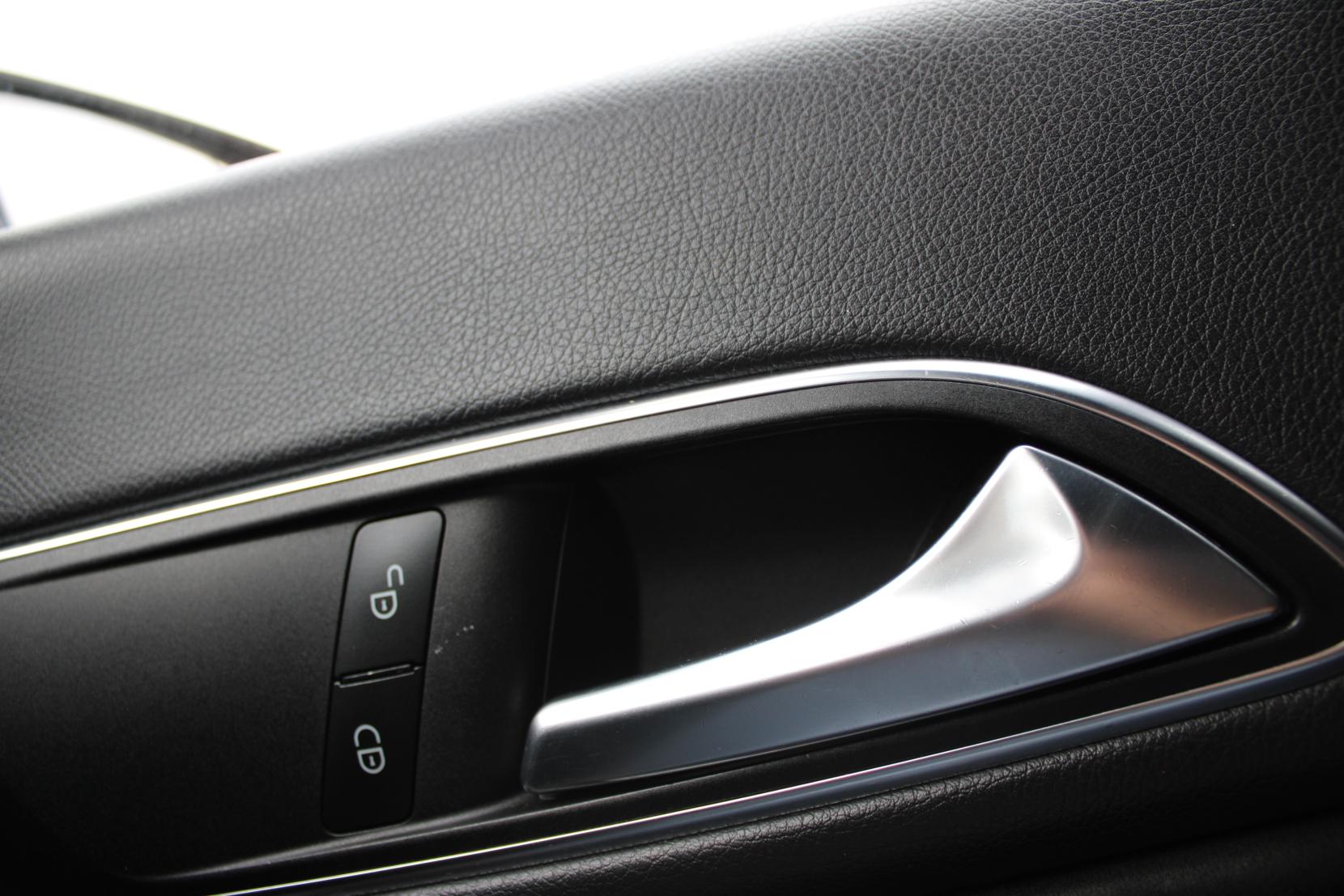 Mercedes-Benz CLA 2.1 CLA200d AMG Line