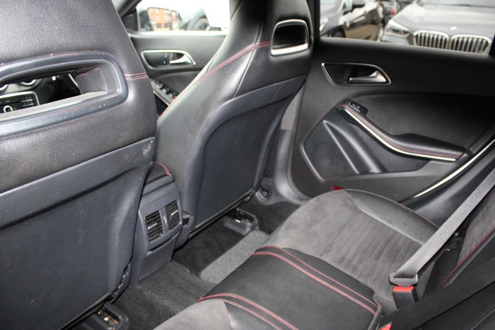 Mercedes-Benz CLA 2.1 CLA200d AMG Line