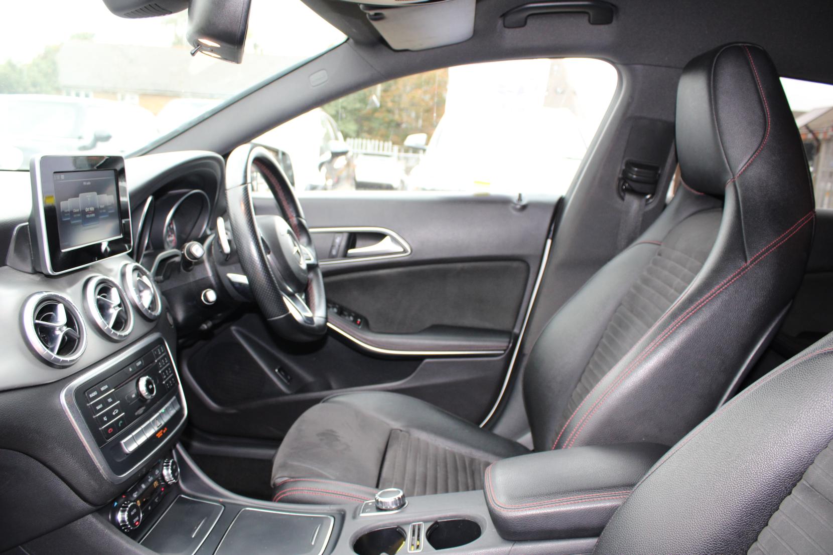 Mercedes-Benz CLA 2.1 CLA200d AMG Line