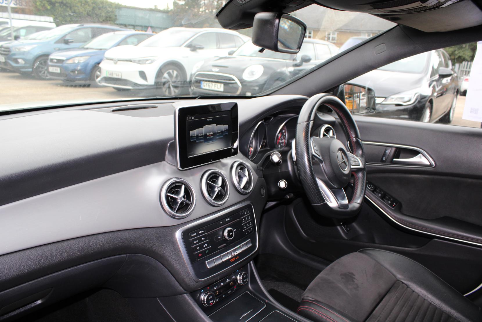 Mercedes-Benz CLA 2.1 CLA200d AMG Line