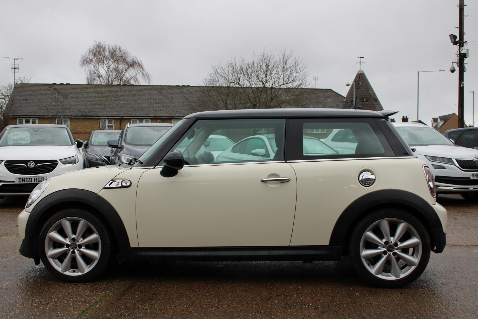 MINI Hatch 1.6 Cooper S Hatchback 3dr Petrol Manual Euro 5 (s/s) (184 ps)