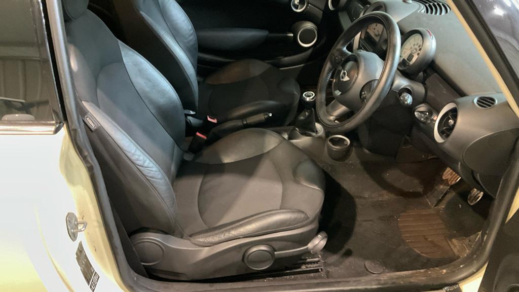 MINI Hatch 1.6 Cooper S Hatchback 3dr Petrol Manual Euro 5 (s/s) (184 ps)