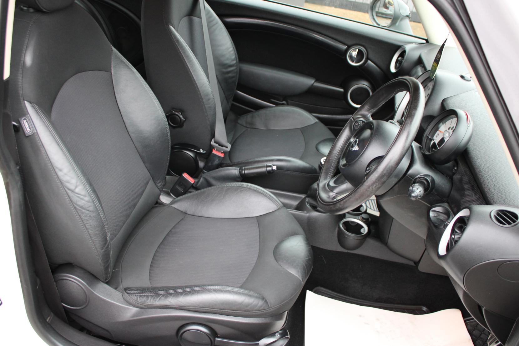 MINI Hatch 1.6 Cooper S Hatchback 3dr Petrol Manual Euro 5 (s/s) (184 ps)