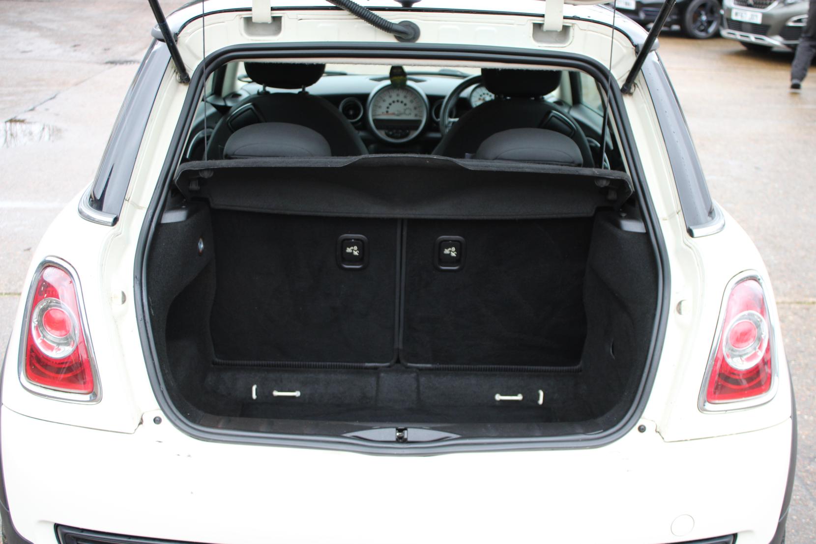 MINI Hatch 1.6 Cooper S Hatchback 3dr Petrol Manual Euro 5 (s/s) (184 ps)