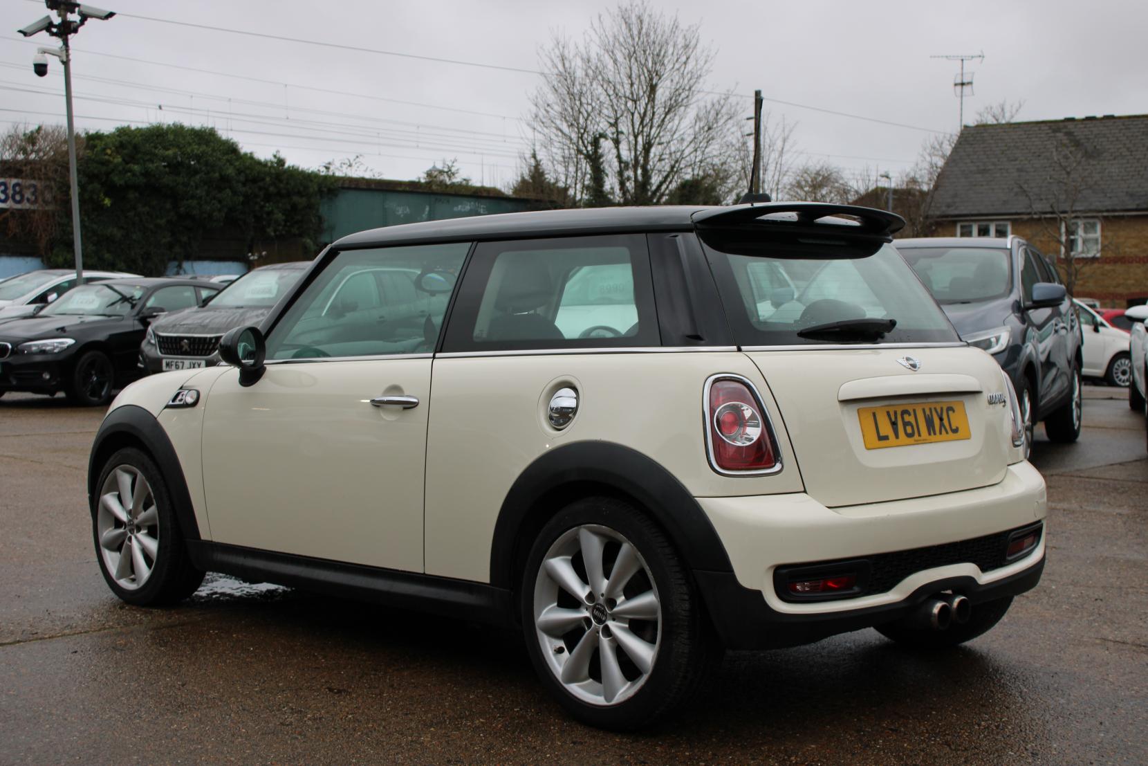 MINI Hatch 1.6 Cooper S Hatchback 3dr Petrol Manual Euro 5 (s/s) (184 ps)