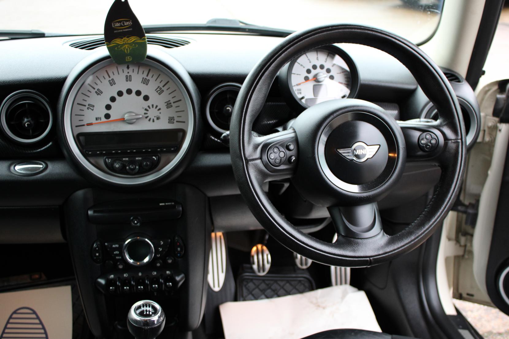 MINI Hatch 1.6 Cooper S Hatchback 3dr Petrol Manual Euro 5 (s/s) (184 ps)