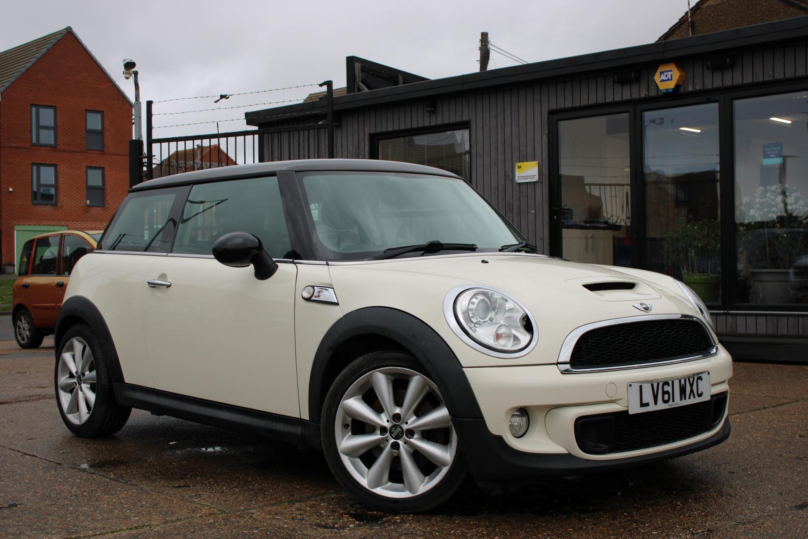 MINI Hatch 1.6 Cooper S Hatchback 3dr Petrol Manual Euro 5 (s/s) (184 ps)