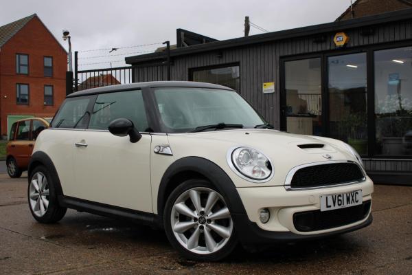 MINI Hatch 1.6 Cooper S Hatchback 3dr Petrol Manual Euro 5 (s/s) (184 ps)