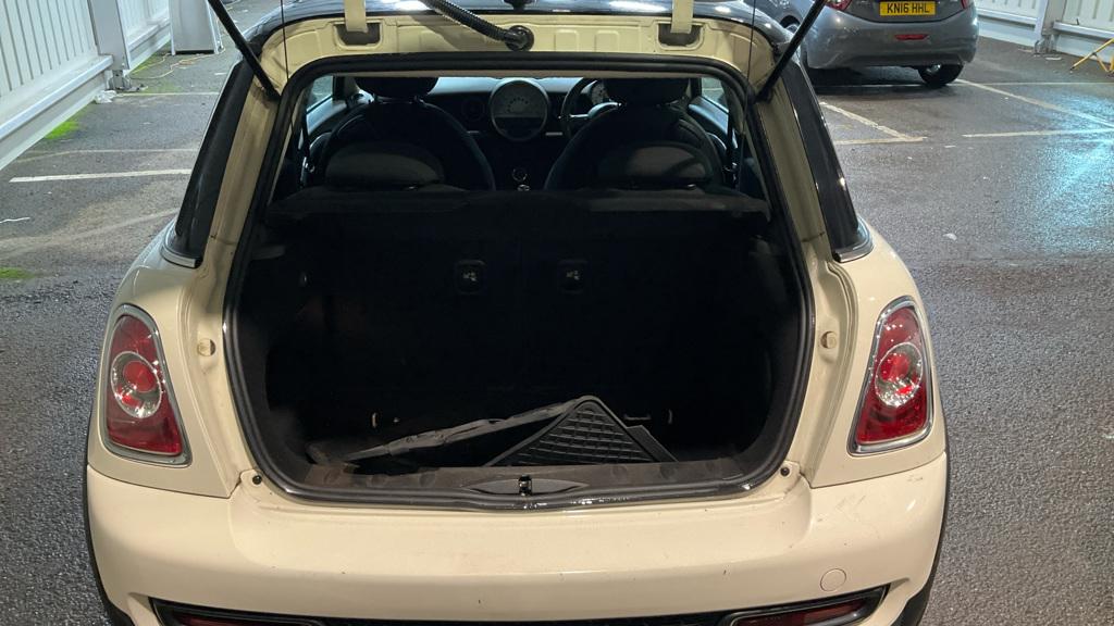 MINI Hatch 1.6 Cooper S Hatchback 3dr Petrol Manual Euro 5 (s/s) (184 ps)