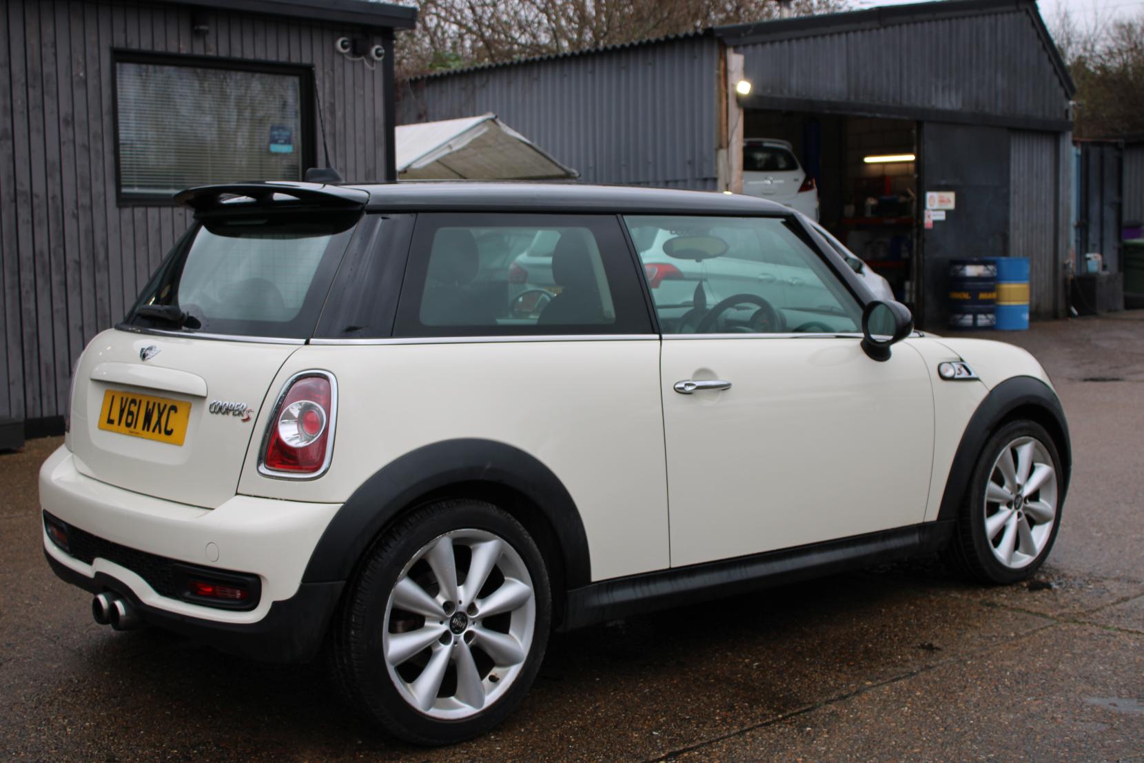 MINI Hatch 1.6 Cooper S Hatchback 3dr Petrol Manual Euro 5 (s/s) (184 ps)