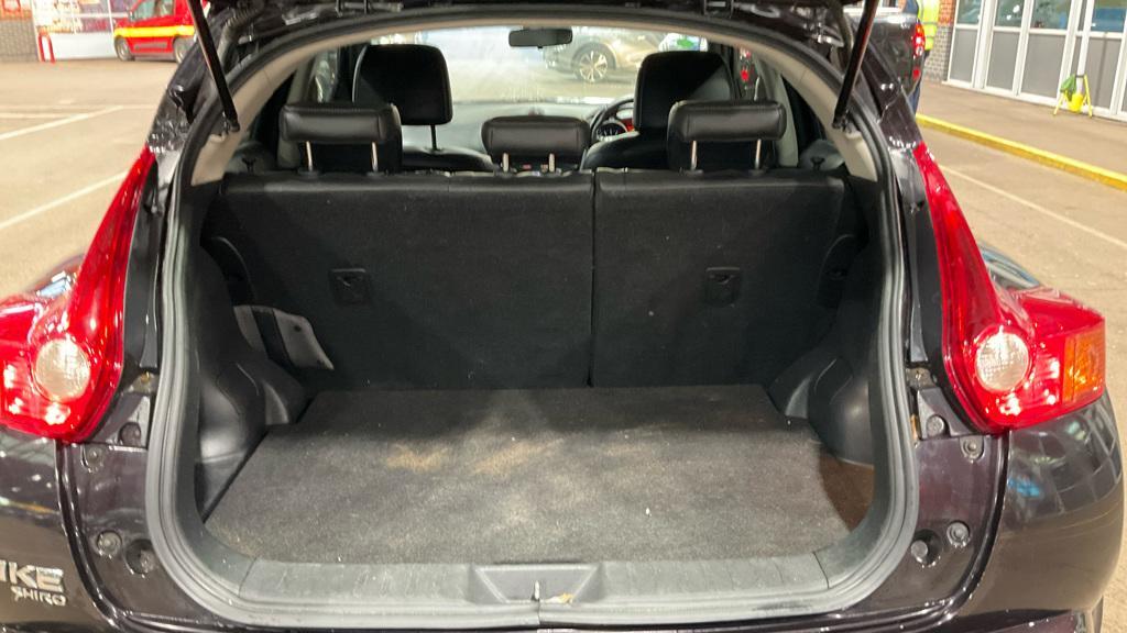 Nissan Juke 1.6 Shiro SUV 5dr Petrol CVT Euro 5 (117 ps)